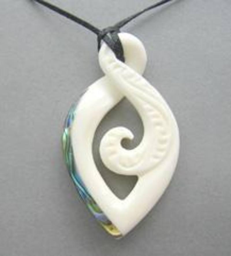 Bone Carving Fashion Style Twist Infinity Pikorua Necklace